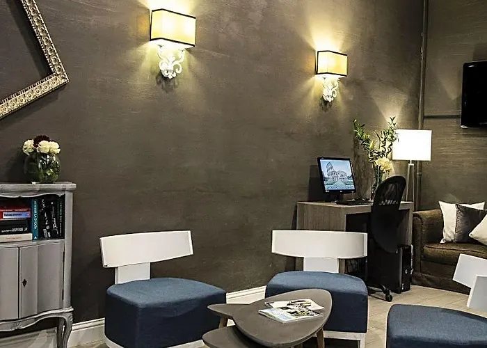 Dharma Hotel Rome